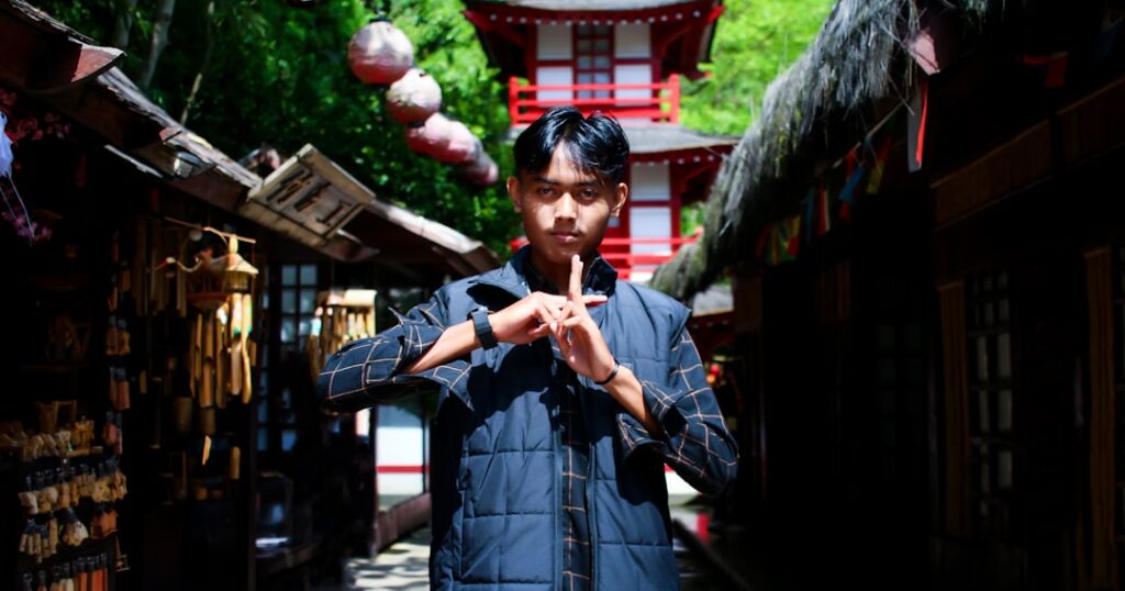 EXITりんたろー。の素顔に迫る｜お笑いタレントの枠を超えたイケオジの魅力とは