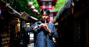 EXITりんたろー。の素顔に迫る｜お笑いタレントの枠を超えたイケオジの魅力とは